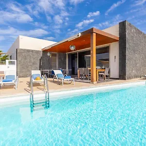 villa-sal-marina-puerto-del-carmen-lanzarote.puertodelcarmen-hotels.org/